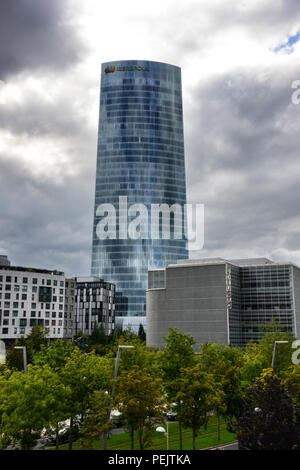 Bilbao cityscape con Iberdrola Tower, Spagna Foto Stock