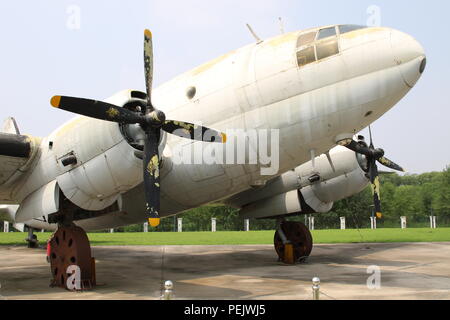 Curtiss C-46 sul display a Civil Aviation Museum, Pechino, Cina Foto Stock