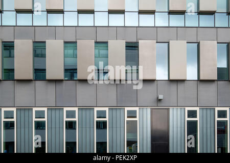 Facciata di un ufficio moderno edificio in Delft, Paesi Bassi Foto Stock