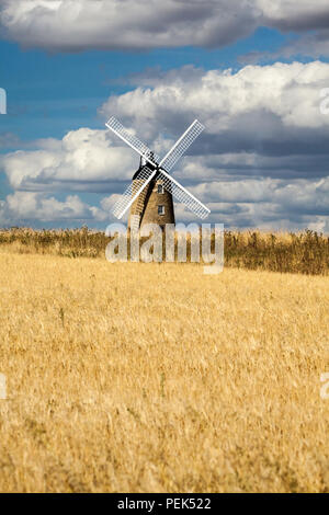 250 anni ristrutturato e rinnovato il mulino a vento tra grande Haseley e Great Milton in Sud Oxfordshire uno di Gran Bretagna più grandi e migliori mills Foto Stock