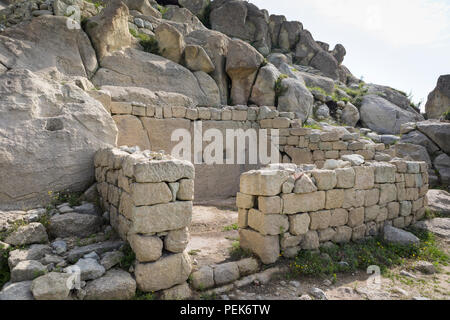 Antico sito di scavo Perperikon con resti dell antica Tracia e la cultura greca in Bulgaria Foto Stock