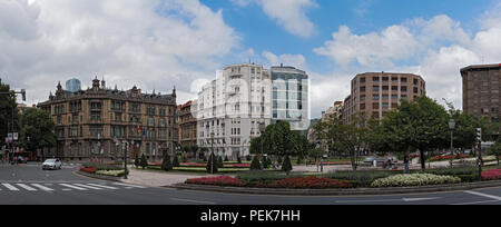 Moyua o ellittica posto nel quartiere abando di bilbao, Spagna. Foto Stock