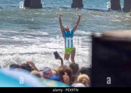 Courtney Conlogue competere nel US Open di surf 2018