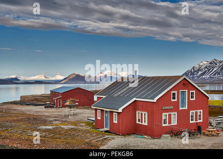 Edifici di civile più settentrionali e insediamento funzionale a Ny Ålesund, Svalbard o Spitsbergen, Europa Foto Stock