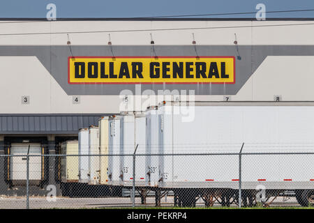 Muncie - Circa Agosto 2018: Dollar General Distribution Center. Dollar generale è un Small-Box rivenditori discount IV Foto Stock