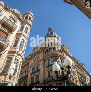 Gli edifici del centro di Cordoba Street - Rosario, Santa Fe, Argentina Foto Stock