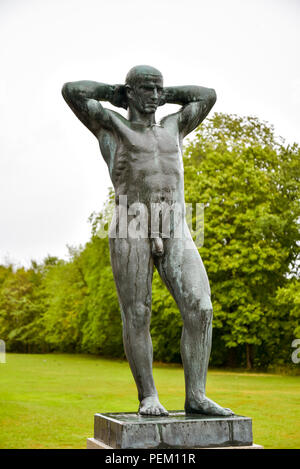 Oslo, Norvegia - Agosto 12, 2018: sculture di Gustav Vigeland (1869-1943), celebre scultore norvegese, Frogner Park, Oslo. Foto Stock