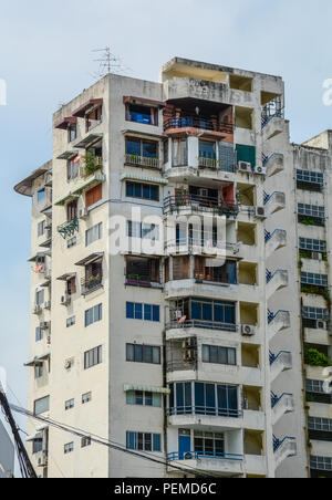 Chiang Mai, Thailandia - Giu 22, 2016. Edificio di appartamenti in Chiang Mai, Thailandia. Chiang Mai (Chiengmai) è la più grande città nel nord della Thailandia. Foto Stock