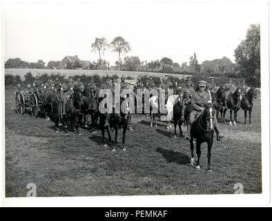 Una sezione di segnale al lavoro [Merville, Francia]. Fotografo H. D. Girdwood. Foto Stock