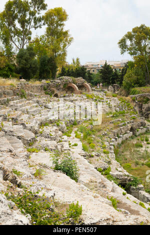 Italia Sicilia siracusa Siracusa Viale Paradiso Neapolis Parco Archeologico Parco Archeologico della Neapolis Anfiteatro Romano gallerie Foto Stock