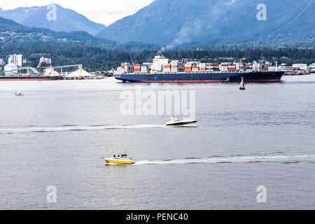 Un occupato il sabato pomeriggio nel porto di Vancouver, British Columbia, Canada Foto Stock