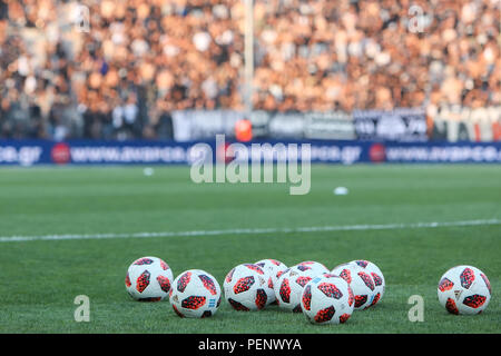 Salonicco, Grecia - 8 Agosto 2018: palloni da calcio sul campo prima della UEFA Champions League terzo turno di qualificazione , tra PAOK vs FC Spartak Mos Foto Stock