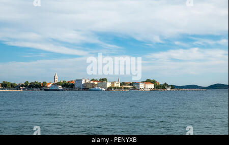 Lungomare Zara con porto e mare famoso organo, il porto non è più utilizzato per i traghetti come un nuovo porto è stato costruito di recente e oggi è h Foto Stock