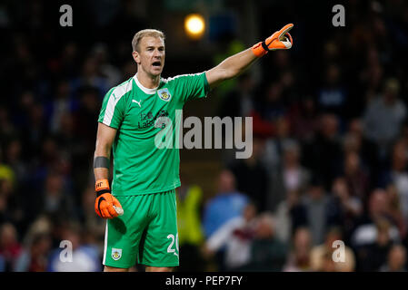 Burnley, Regno Unito. Il 16 agosto 2018. Joe Hart di Burnley durante la UEFA Europa League terzo turno di qualificazione della seconda gamba match tra Burnley e Istanbul Basaksehir a Turf Moor il 16 agosto 2018 a Burnley, Inghilterra. (Foto di Daniel Chesterton/phcimages.com) Credit: Immagini di PHC/Alamy Live News Foto Stock
