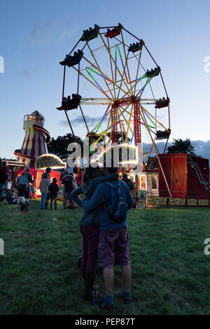 Glanusk Park, Brecon Galles, 16 agosto 2018. La prima sera del Green Man festival di musica nel Brecon Beacons Montagne in Galles. Il sito è aperto il giorno prima della festa vera e propria. Foto: La grande fiera è molto popolare tra le famiglie al festival. Credito: Rob Watkins/Alamy Live News Foto Stock