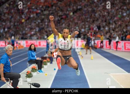 Berlino, Deutschland. 11 Ago, 2018. Vincitore Malaika MIHAMBO, in Germania, in primo luogo, l'azione. Finale di salto in lungo delle donne su 11.08.2018 Campionato Europeo di Atletica 2018 a Berlino/Germania Da 06.08. - 12.08.2018. | Utilizzo di credito in tutto il mondo: dpa/Alamy Live News Foto Stock