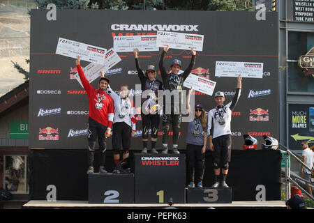 2018 pro uomini e donne pro del vincitore del podio, Crankworx Fox Air DH concorrenza in Whistler, BC, Canada. Agosto 15, 2018. Foto Stock