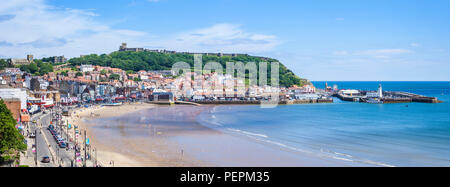 Scarborough South Bay Beach e il lungomare del porto a Scarborough Inghilterra yorkshire North Yorkshire Scarborough Regno unito Gb europa Foto Stock