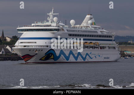 La nave di crociera Auraaida lasciando il Fiume Tyne Foto Stock