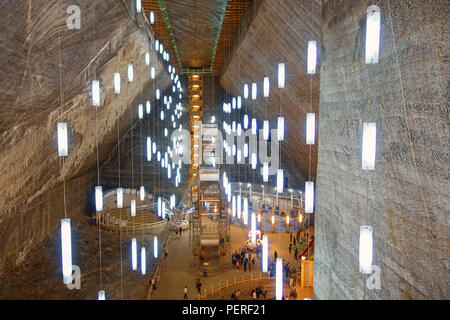 Interno della Salina Turda miniera di sale nella città di Turda, Transilvania, Romania Foto Stock