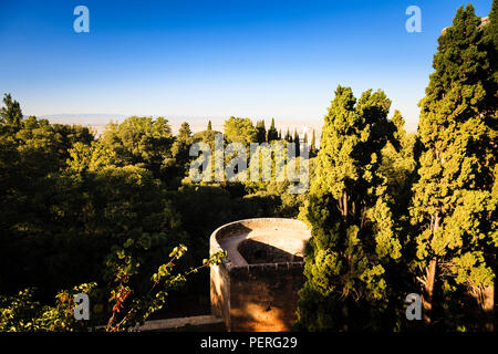 Vista sulla campagna circostante da Alhambra Palce a Granada Spagna Foto Stock