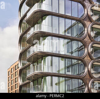 Particolare della facciata esterna. 520 West 28th Street, New York City, Stati Uniti. Architetto: Zaha Hadid Architects, 2017. Foto Stock