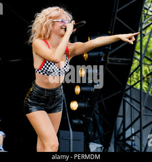Pixie Lott gioca Brighton Pride, Preston Park sabato 4 agosto 2018 tenutasi a Preston Park, Brighton. Nella foto: Pixie Lott. Foto Stock