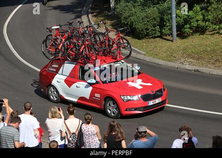 BYTOM AFFITTO, Polonia - 13 luglio 2016: Team veicolo trascina in Tour de Pologne gara ciclistica in Polonia. Skoda Superb del Team Katusha. Foto Stock