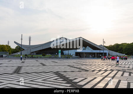 Komazawa palestra (Yoshinobu Ashihara, 1964), costruito per il 1964 Olimpiadi di estate; Komazawa Olympic Park, Tokyo, Giappone Foto Stock