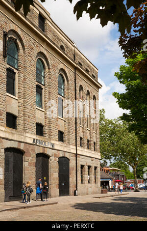 Regno Unito, Inghilterra, Bristol, porto, Arnolfini art gallery Foto Stock