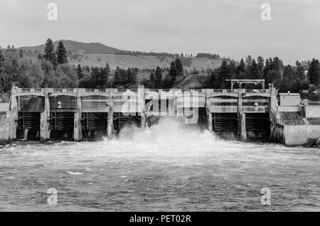 Upriver diga sul fiume Spokane. Spokane, Washington. Foto Stock