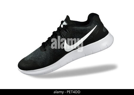 Samut Sakhon Thailandia Agosto 13, 2018 : prodotto riprese di Nike uomini sport scarpa da corsa su sfondo bianco,scarpe da running Nike Foto Stock