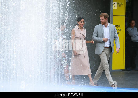 Il Duca e la Duchessa di Sussex Harry e Meghan che arrivano al centro di Southbank a visitare il Nelson Mandela centenario mostra - Londra dotata di: la duchessa di Sussex Meghan, duca di Sussex Harry dove: Londra, Regno Unito quando: 17 lug 2018 Credit: WENN.com Foto Stock