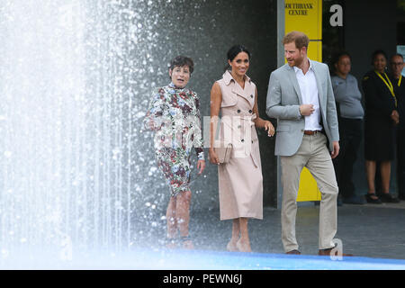 Il Duca e la Duchessa di Sussex Harry e Meghan che arrivano al centro di Southbank a visitare il Nelson Mandela centenario mostra - Londra dotata di: la duchessa di Sussex Meghan, duca di Sussex Harry dove: Londra, Regno Unito quando: 17 lug 2018 Credit: WENN.com Foto Stock