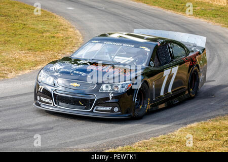 2017 Elvis Presley Chevrolet SS NASCAR vincitore con conducente ed Berrier al 2018 Goodwood Festival of Speed, Sussex, Regno Unito. Foto Stock