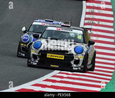 Brad Hutchison, Mini F56 JCW, Mini Challenge, DTM Race Meeting, Deutsche Tourenwagen Masters, Grand Prix Circuit, Brands Hatch, Kent, Inghilterra, 11th 1 Foto Stock