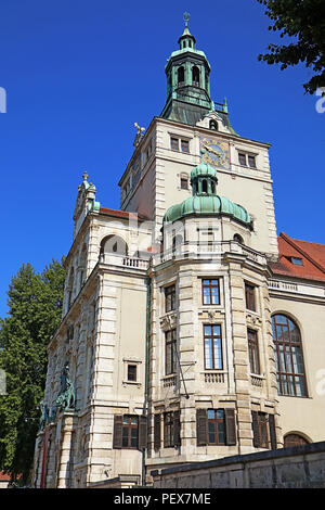 Monaco di Baviera Germania, vista del Museo Nazionale Bavarese di arti decorative, costruita in stile dello storicismo in 1894-1900,disegnato da Gabriel von Seidl Foto Stock