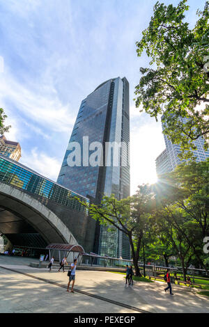 Makati, Filippine - 30 Luglio 2018: Ayala Triangle Gardens Foto Stock