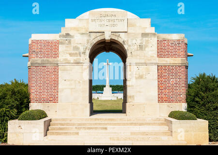 Duisans British War Cemetery, Francia mantenuto dal Commonwealth War Commissione, il luogo di sepoltura di 3300 British e soldati canadesi Foto Stock