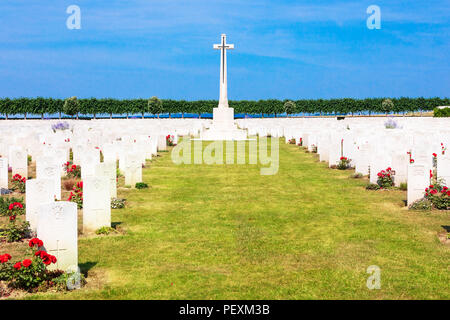 Duisans British War Cemetery, Francia mantenuto dal Commonwealth War Commissione, il luogo di sepoltura di 3300 British e soldati canadesi Foto Stock