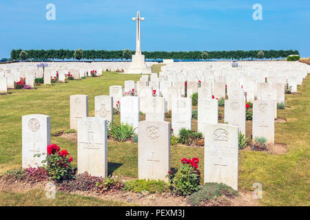 Duisans British War Cemetery, Francia mantenuto dal Commonwealth War Commissione, il luogo di sepoltura di 3300 British e soldati canadesi Foto Stock