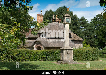 Blaise borgo, un gruppo di 9 cottages, grado 1 elencati in Henbury, Bristol, Regno Unito. Essi sono stati progettati da John Nash e costruito nel 1809 per i pensionati Foto Stock