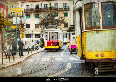 Tradizionale vecchio tram in Lisboa, Portogallo. Foto Stock