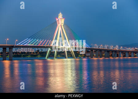 Olympic ponte sopra il fiume Han a Seul, Corea del Sud Foto Stock