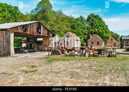 Nuovo edificio Glashuette nel museo village Baruther Glashuette, Brandeburgo, Germania, Europa Foto Stock