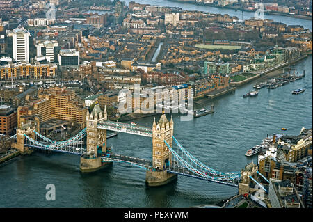 Vista dalla SHARD TOWER BRIDGE LONDON REGNO UNITO Foto Stock