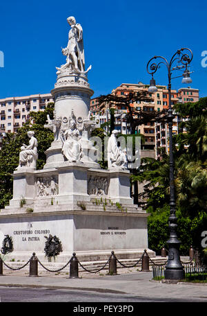 Genova - Monumento a Cristoforo Colombo in Piazza Acquaverde, costruito e dedicato al navigatore in 1862. Foto Stock