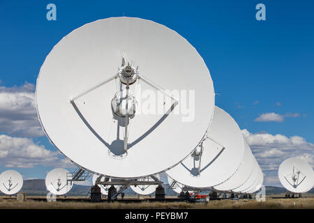 La grande schiera dei National Radio Astronomy Observatory vicino a Socorro, Nuovo Messico Foto Stock