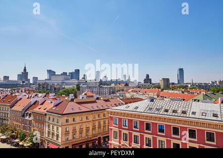 Vista dal di sopra della capitale della Polonia - Varsavia nel giorno di estate Foto Stock