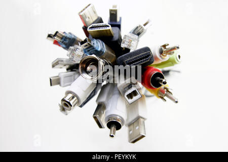 Montreal, Canada, 17 agosto 2018.mazzetto di fili su sfondo bianco.Credit:Mario Beauregard/Alamy Live News Foto Stock